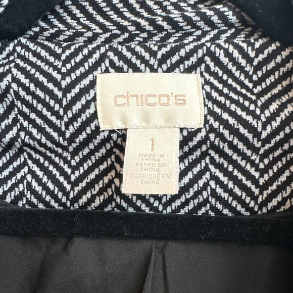 Chico's Sz 1 (8) Black and White Chevron Dress Blazer with Ruffle Lace Trim - Picture 2 of 7